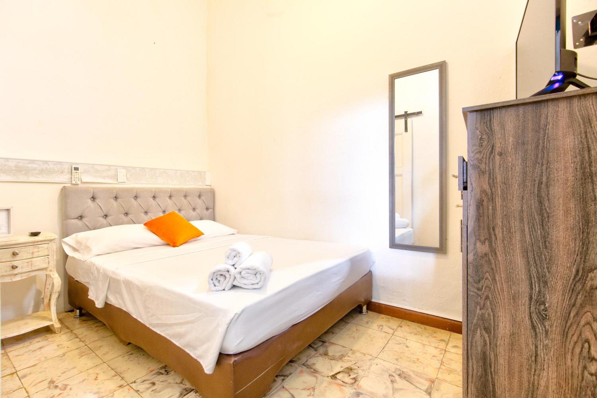 Casa Blanca San Antonio Hostal Boutique Cali Exterior photo