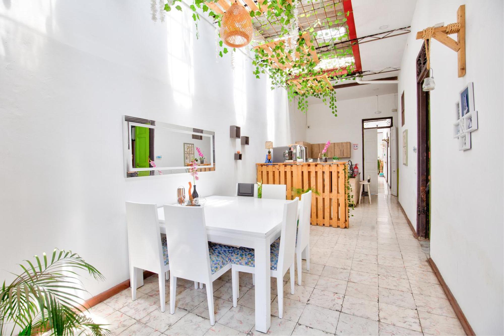 Casa Blanca San Antonio Hostal Boutique Cali Exterior photo