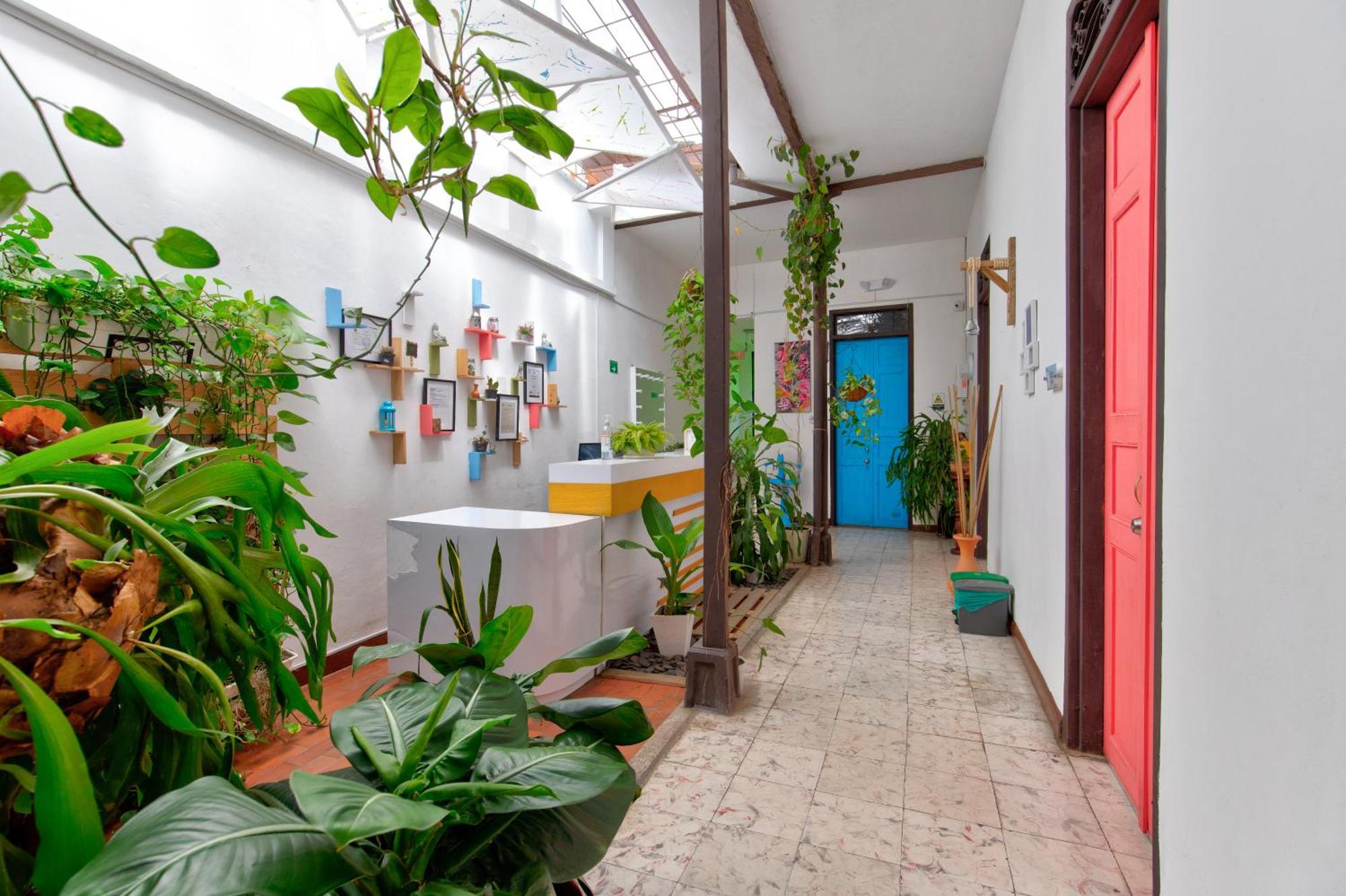 Casa Blanca San Antonio Hostal Boutique Cali Exterior photo