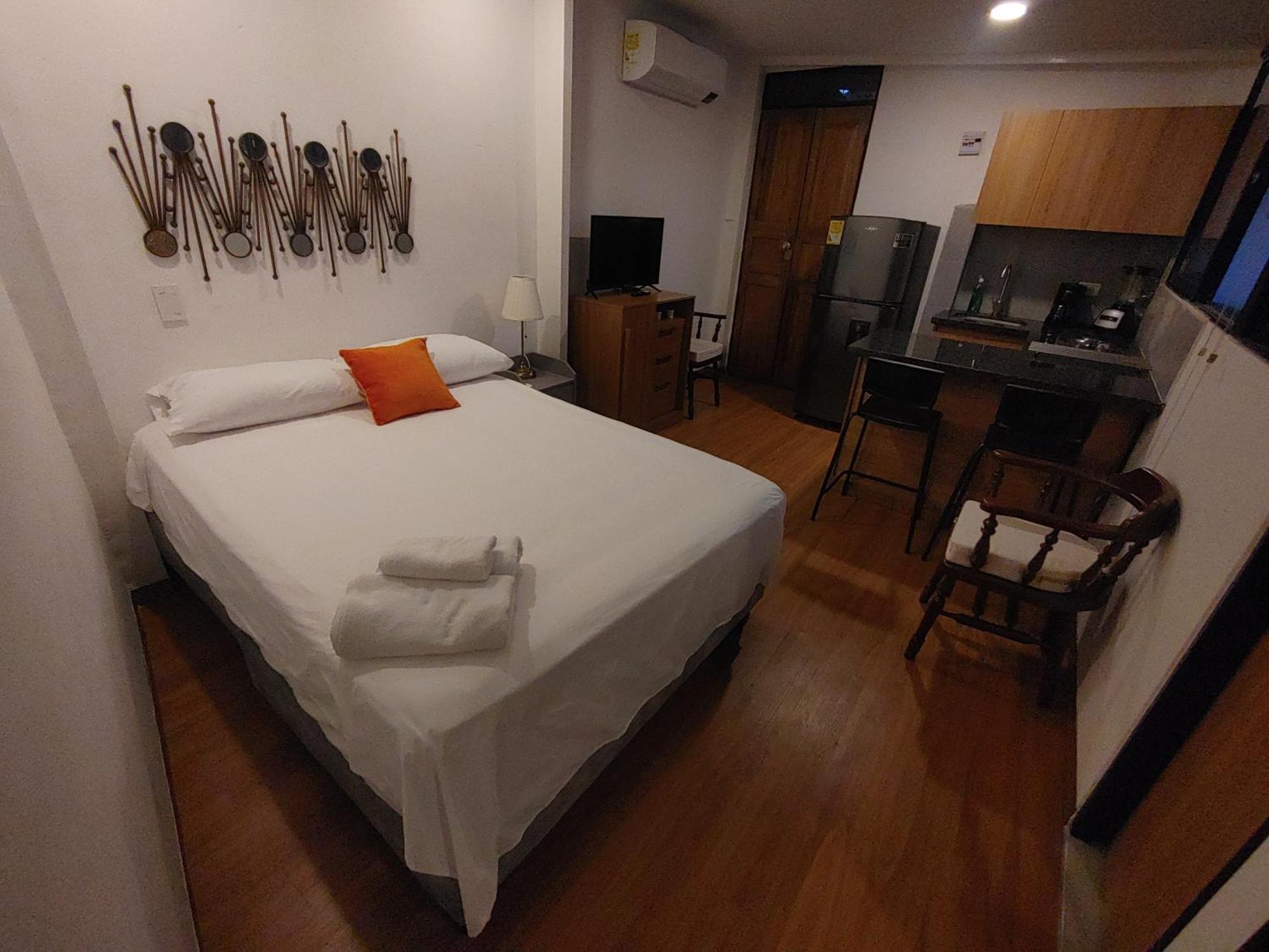 Casa Blanca San Antonio Hostal Boutique Cali Room photo